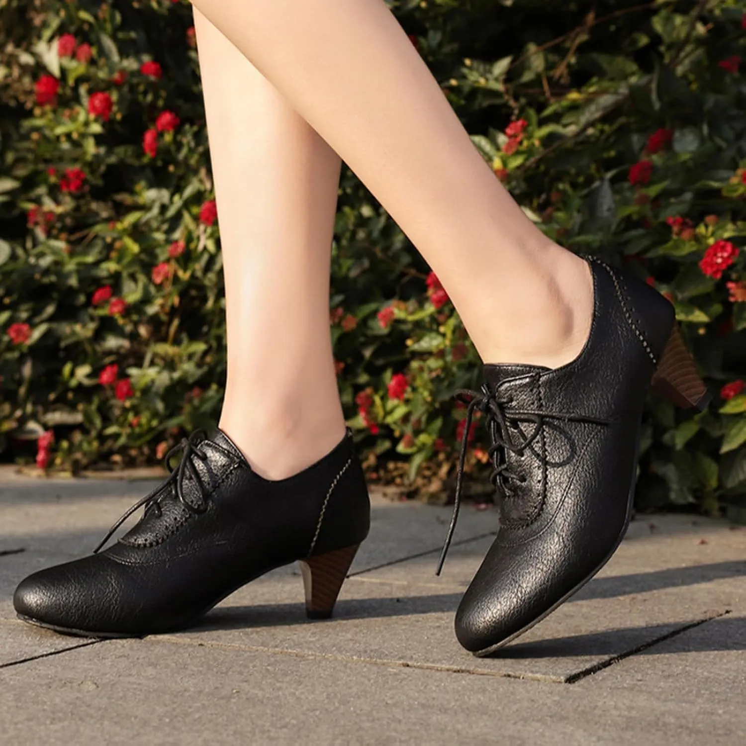 Women's Vintage Leather Lace Up Oxfords Brogues Shoes Classic Round Toe Kitten Low Chunky Heels Casual Office Work Dress Pumps